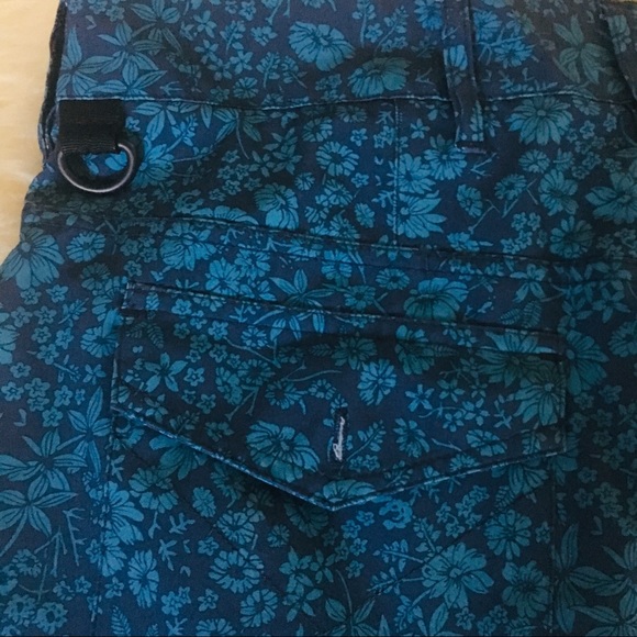 Hurley Board Shorts Floral 28 - Picture 4 of 4